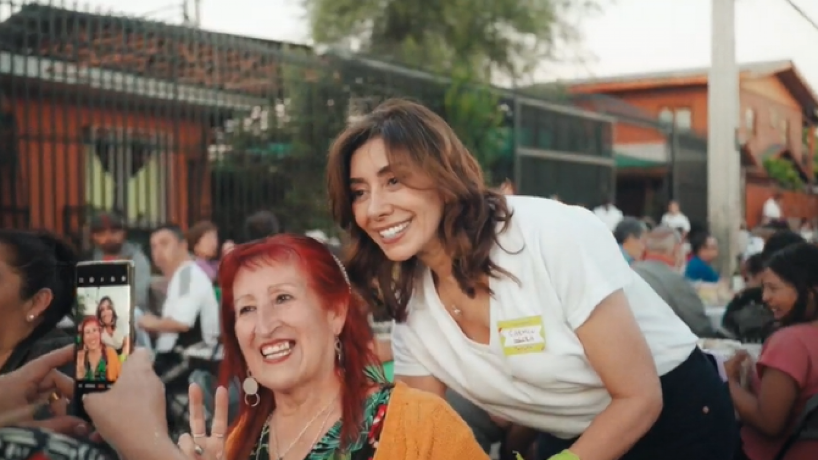 Equipo de "Carmen Gloria a tu servicio" realizó voluntariado en Fundación Amigos de Jesús
