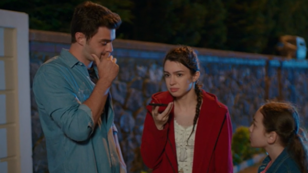 La canción de Asiye es financiada por Ahmet: Revive el momento de "Todo por mi familia"
