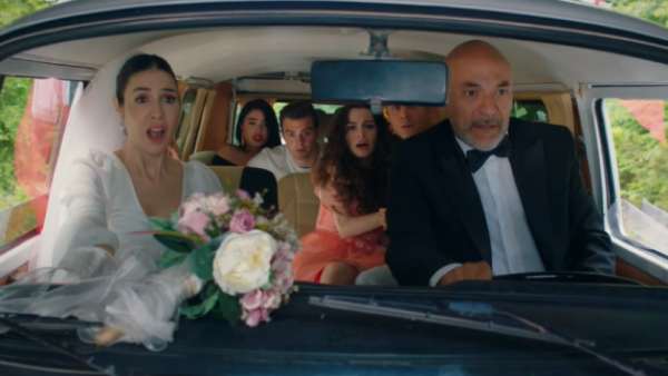 El auto de Ahmet y Susan cae a un precipicio: Revive el momento de "Todo por mi familia"
