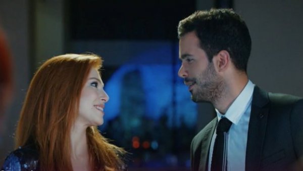 La felicidad de Omer y Defne: Mira un avance de este viernes de "Amor en Juego"
