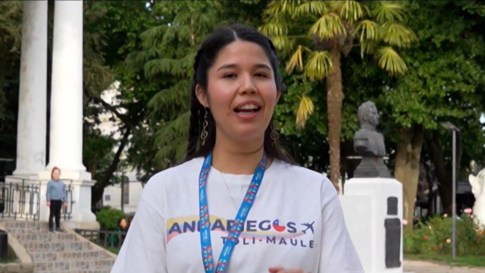 Camiseteados: Natalia Leyton y JOCAM, la organización que empodera a jóvenes
