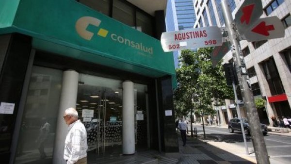 Isapres aseguran que la mayoría de las personas va a tener reducciones de precio