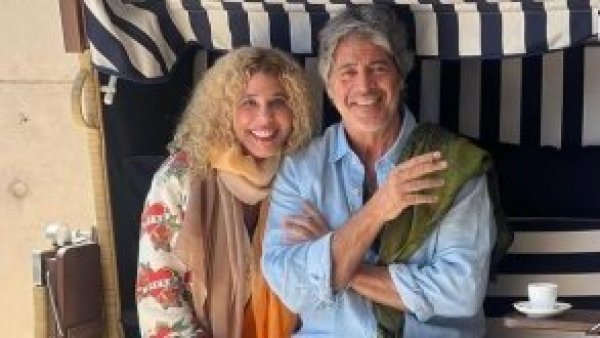 "Nunca esperé sentirme así a los 67 años": Miguelo se compromete con mujer 17 años menor
