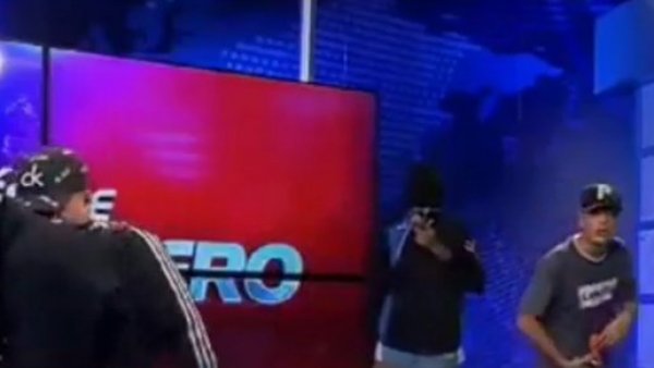 Iván Núñez visita canal asaltado por grupo narco en Ecuador