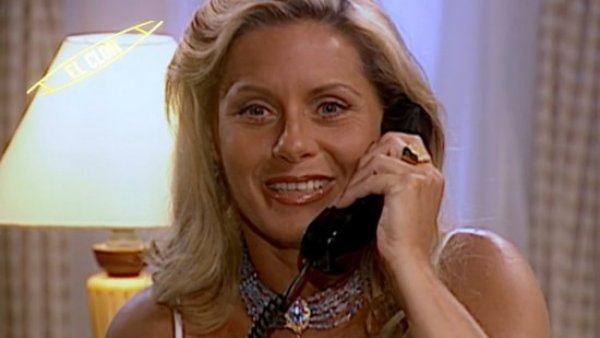 La invitación a Yvette: No te pierdas un avance de este miércoles de "El Clon"
