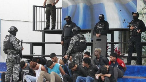 "No muestren sus caras": Los resguardos de la policía en los operativos contra el narcoterrorismo en Ecuador