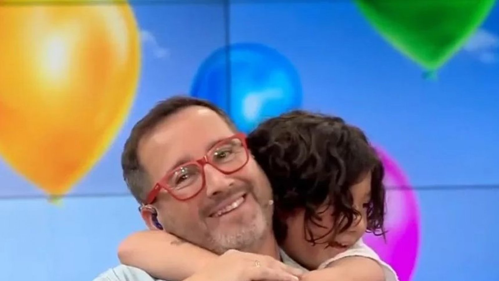 “Buenos Días a Todos” sorprende a Eduardo Fuentes en su cumpleaños
