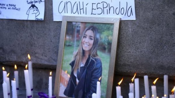 Realizan emotiva velatón dedicada a Anahí Espíndola