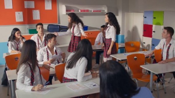 Todo por mi familia - T1E311 | Asiye enfrenta a Sarp
