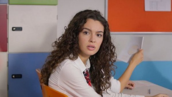 ¡Se agotó la paciencia de Asiye! Mira el momento de "Todo por mi familia"
