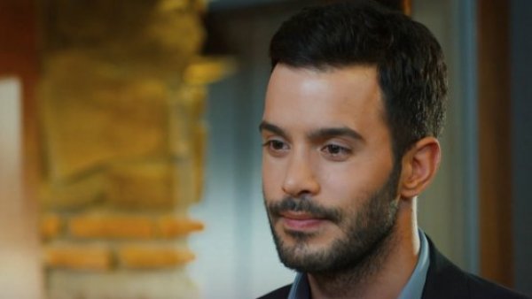 Omer espera una respuesta: Revisa un adelanto de este lunes de "Amor en Juego"
