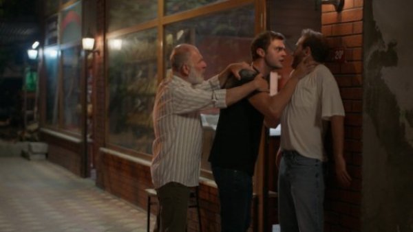 La pelea de Omer: Mira el momento de "Todo por mi familia"
