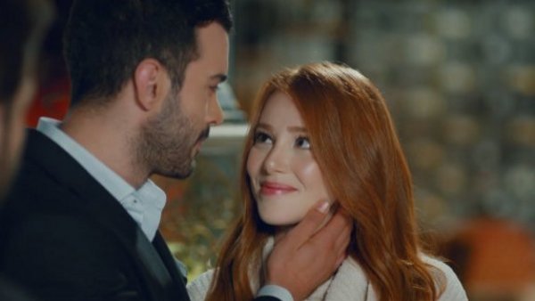 Amor en Juego - T1E48 | La cena de Omer y Defne
