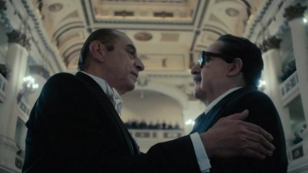 Premios Caleuche: Tito Bustamante logra el premio al "Mejor actor de soporte" en la categoría TV/Series
