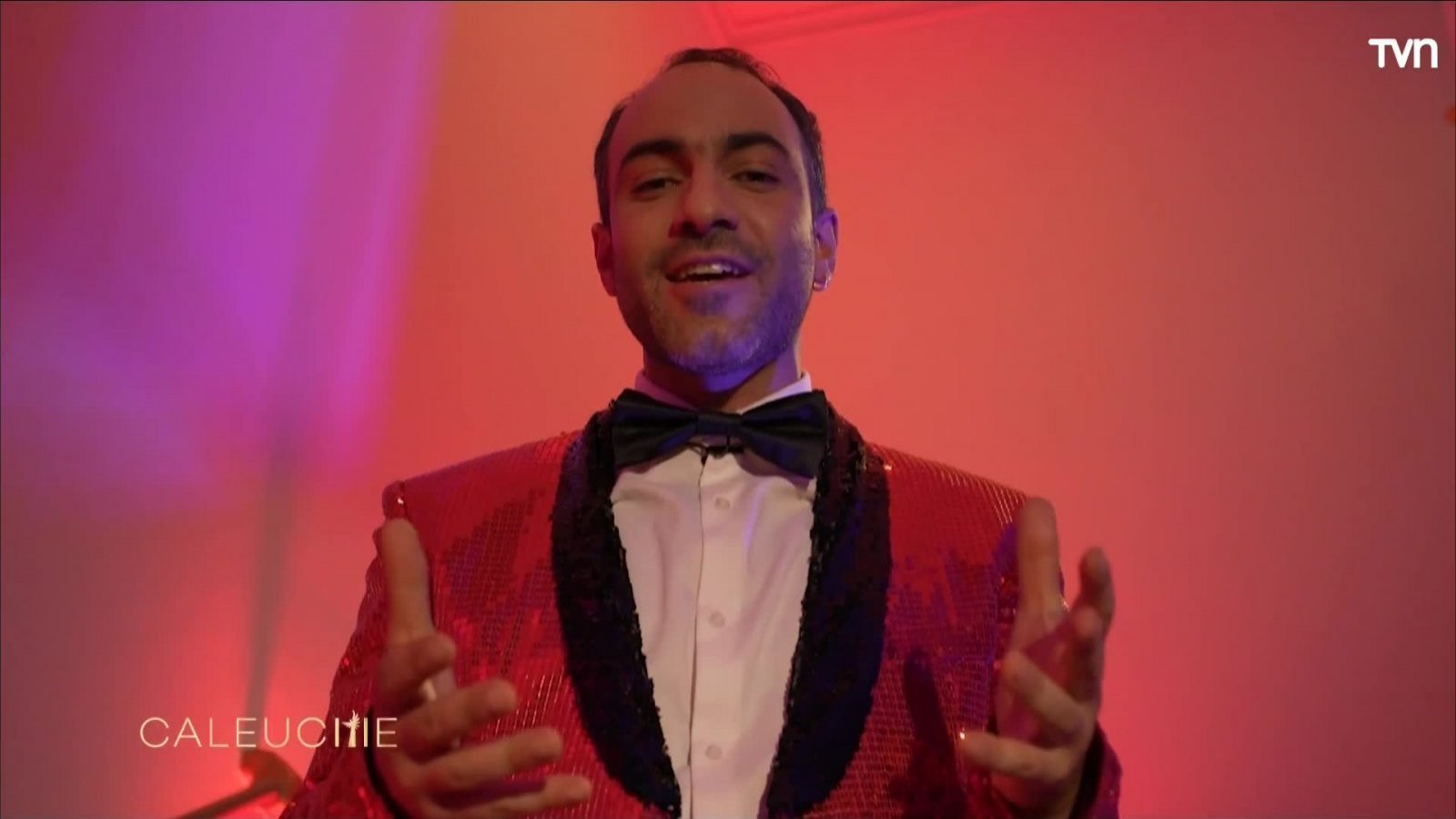 "The show must go on": así fue la obertura de los Premios Caleuche 2024
