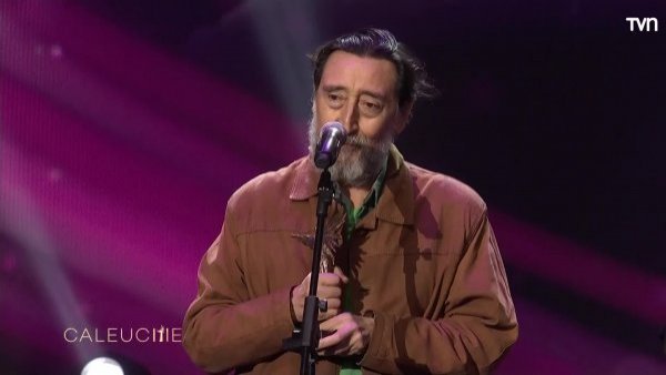 Hasta las lágrimas: la emoción de José Soza tras lograr el Premio Caleuche 2024
