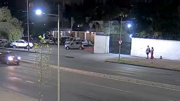Video muestra el ataque a balazos a restaurante chino de Las Condes
