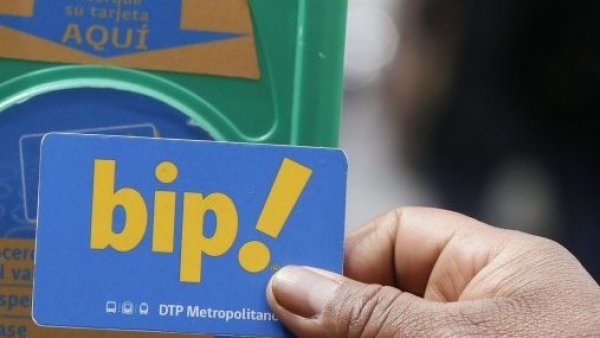 Confirman alza de 20 pesos en tarifa del transporte público de Santiago
