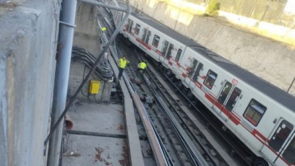 Emergencia en Metro: tren descarrila en la Línea 1 y provoca suspensión parcial de servicio
