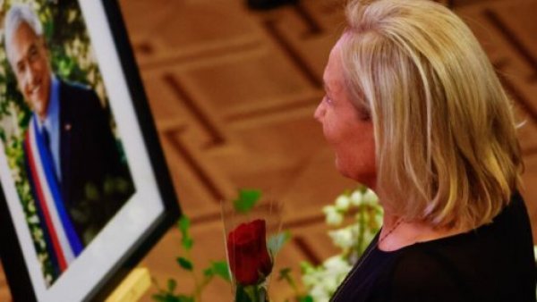 "Ha sido muy emocionante": Cecilia Morel agradece muestras de cariño hacia expresidente Piñera