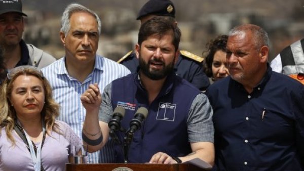 “A estos miserables les debe caer toda la ley": Presidente Boric sobre responsables de incendios
