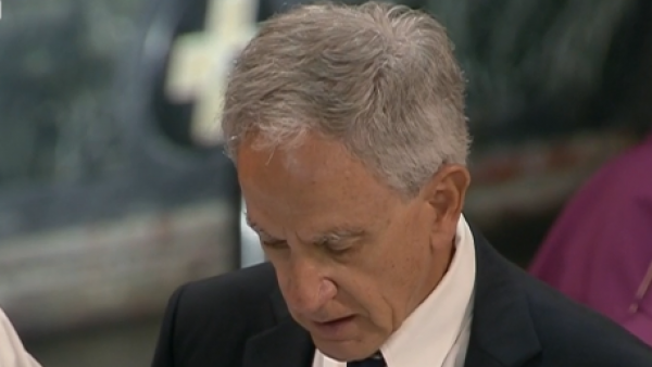 Sobreviviente de accidente en helicóptero participó en misa fúnebre del expresidente Piñera
