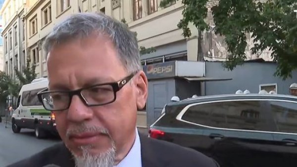 Senador Lagos Weber explica las razones de la inasistencia de su padre al funeral del expresidente Piñera
