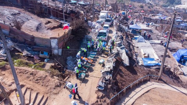 Municipio de Viña del Mar presentó proyectos para iniciar recuperación de barrios siniestrados en la ciudad
