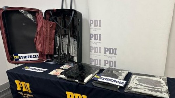 Detienen a sujeto que ocultó 6 kilos de éxtasis en su maleta que venía de Madrid

