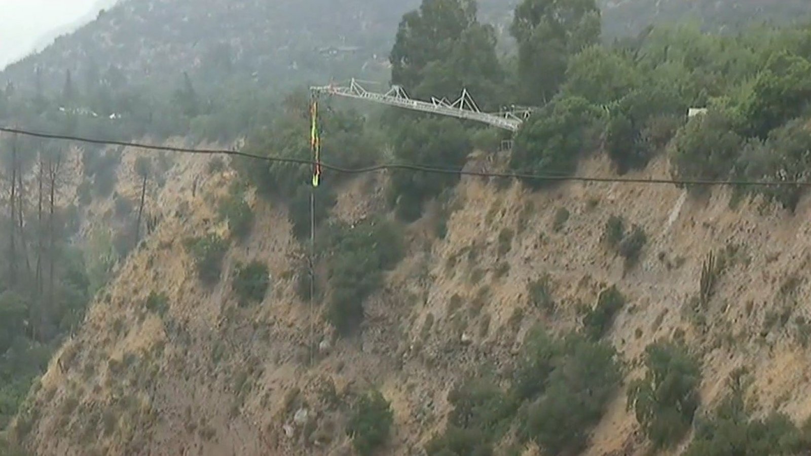 Joven de 23 años fallece durante salto de bungee en el Cajón del Maipo
