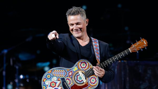 Alejandro Sanz marca alta sintonía con romántico show en Viña 2024