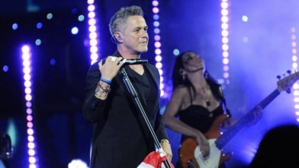 "Artista de otro nivel": usuarios reaccionan a la presentación de Alejandro Sanz en Viña
