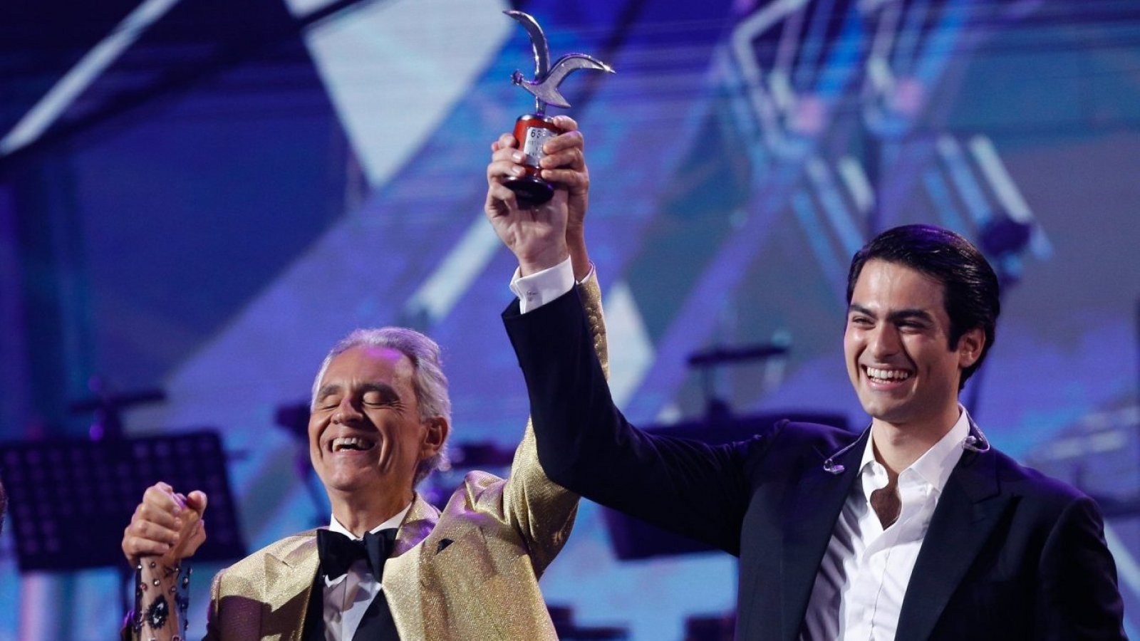 Con el reconocimiento del publico: Andrea Bocelli se lleva la gaviota de plata en Viña 2024
