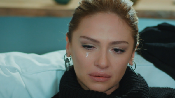 Sinan busca consuelo: Así fue el momento de "Amor en Juego"
