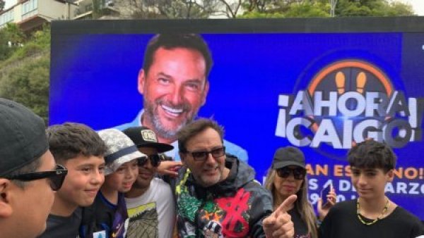 Daniel Fuenzalida recorre Viña del Mar arriba del camión de "Ahora Caigo"
