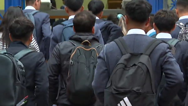 El debate por la instalación de detector de metales en colegio de Valparaíso
