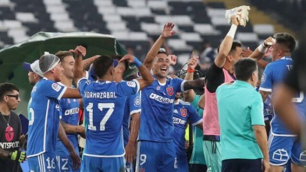 Alegría azul: Revisa el millonario premio que recibirán los jugadores de la Universidad de Chile por ganar el Superclásico
