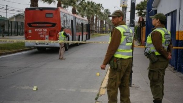 Fatal accidente: Escolar de 14 años murió atropellada por bus del transporte público en Santiago
