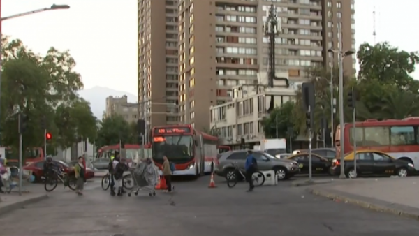 ¡Mucha precaución! Alerta por caída de cables en Recoleta
