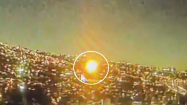 Investigan causas de incendio de anoche en Valparaíso: Captan momento exacto del inicio de la emergencia
