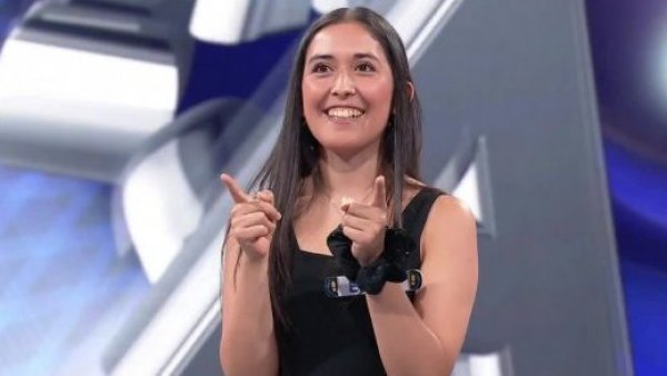 ¡Me despido de tiiiiiiii! Así fue la caída de Emilia
