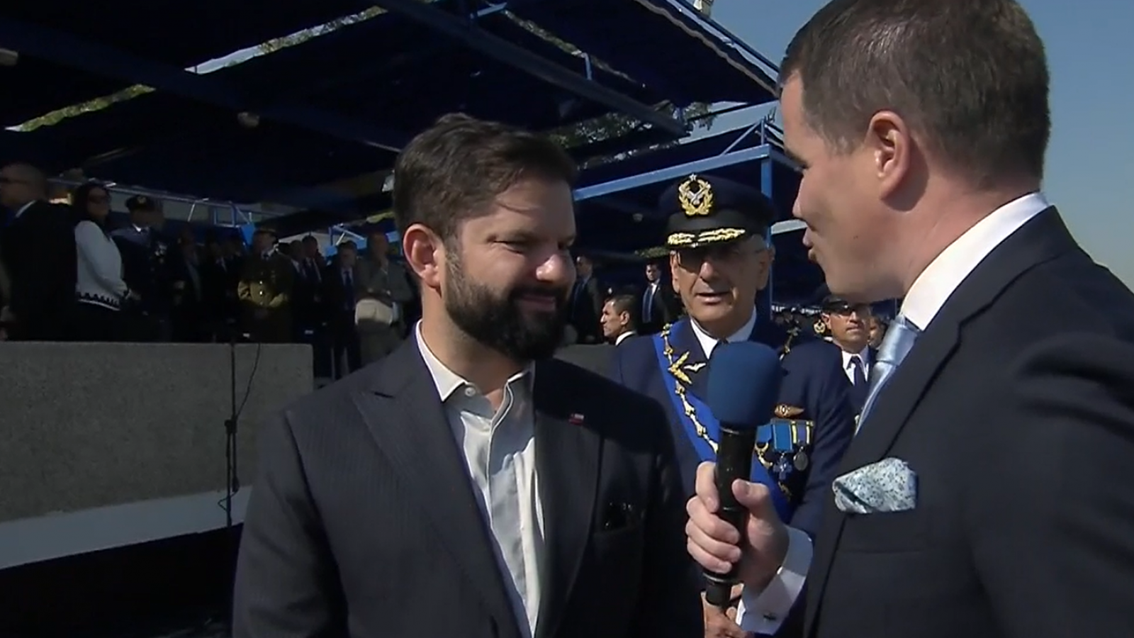Presidente Boric tras celebración de la FACH: "Valoro mucho todo el trabajo del personal de la Fuerza Aérea"
