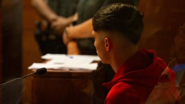 Hijo de Gary Medel quedó libre tras formalización por violencia intrafamiliar
