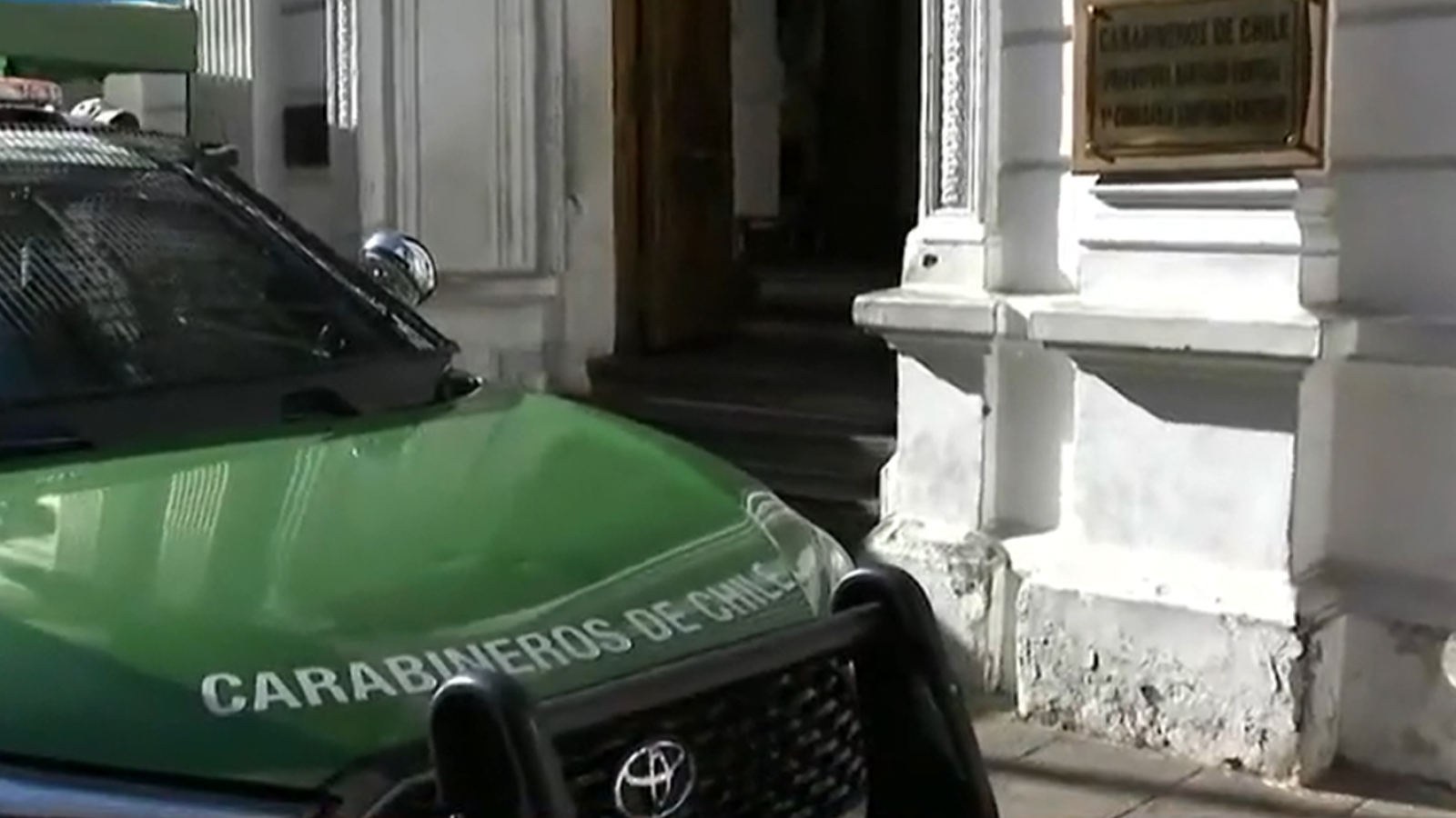 Como el chiste: Incautaron dinero a narcos y se "perdió" parte del monto en comisaría de Santiago
