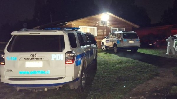Triple homicidio enluta a Río Bueno: Matrimonio y su hija fueron asesinados

