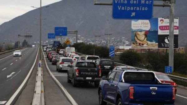 Calculan que 420 mil vehículos saldrán de la RM por Semana Santa

