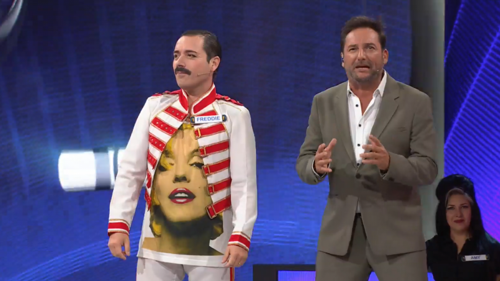 Doble de Freddie Mercury deslumbra con su voz

