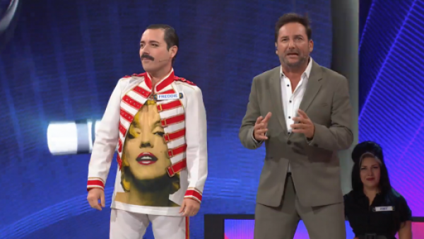 Doble de Freddie Mercury deslumbra con su voz
