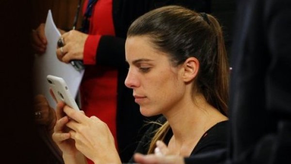Roban celular a diputada Maite Orsini en Santiago Centro
