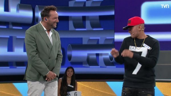 Curiosa imitación: concursante hace reír a Daniel Fuenzalida
